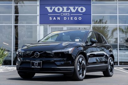 New 2025 Volvo EX30 Ultra w/ Climate Package