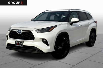 Used 2023 Toyota Highlander XLE