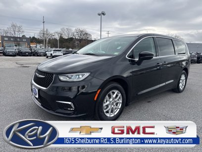 Used 2023 Chrysler Pacifica Touring-L
