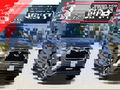 Used 2022 Toyota Highlander XLE