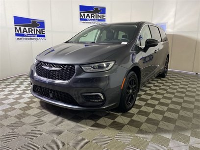 Used 2023 Chrysler Pacifica Touring-L