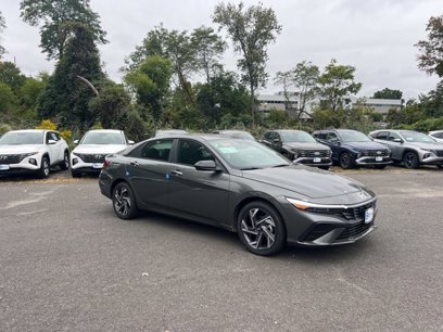 New 2025 Hyundai Elantra SEL w/ Cargo Package