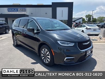 Used 2023 Chrysler Pacifica Touring-L