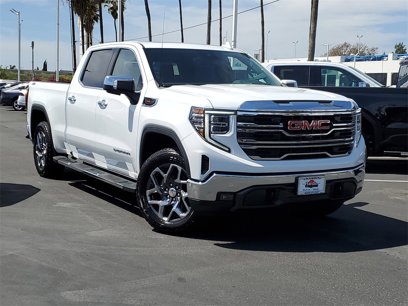 New 2025 GMC Sierra 1500 SLT w/ SLT Premium Plus Package