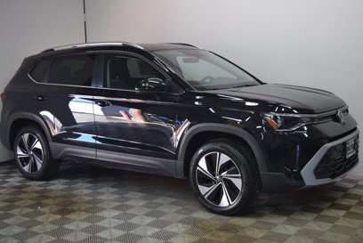 New 2025 Volkswagen Taos SE