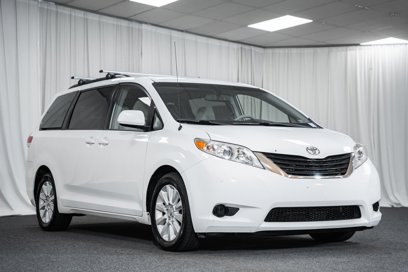 Used 2014 Toyota Sienna LE
