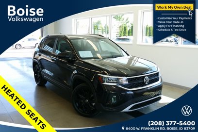 Used 2023 Volkswagen Taos SE w/ Panoramic Sunroof Package