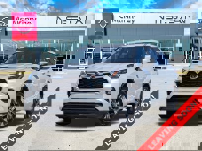 Used 2023 Toyota Highlander XLE