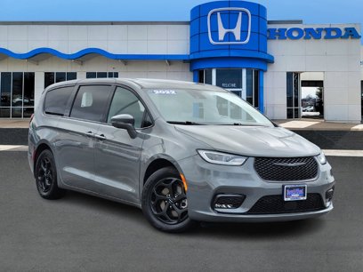 Used 2022 Chrysler Pacifica Limited w/ S Appearance Package