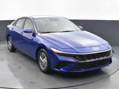Certified 2025 Hyundai Elantra SE w/ Cargo Package