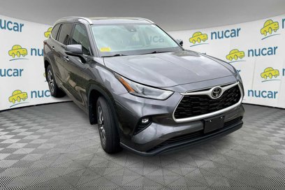 Used 2021 Toyota Highlander XLE