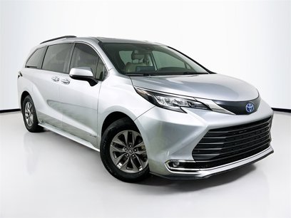 Used 2021 Toyota Sienna XLE
