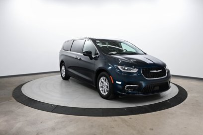 Certified 2023 Chrysler Pacifica Touring-L