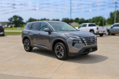 Used 2025 Nissan Rogue SV