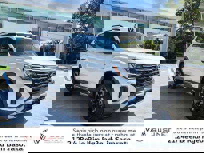 New 2025 Volkswagen Atlas Peak Edition SE