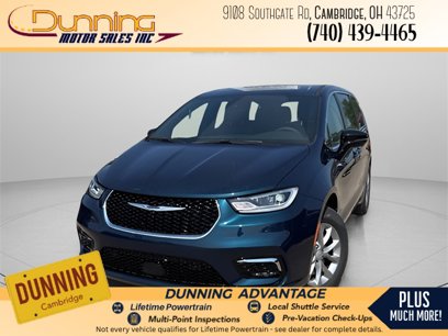 New 2025 Chrysler Pacifica Select