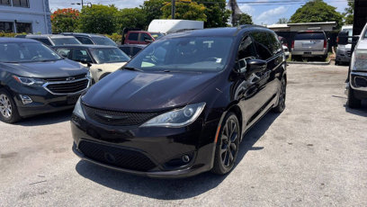 Used 2019 Chrysler Pacifica Limited w/ Advanced Safetytec Group