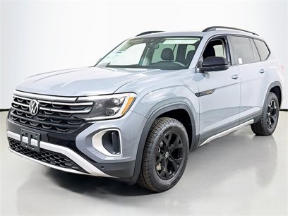 New 2025 Volkswagen Atlas Peak Edition SE