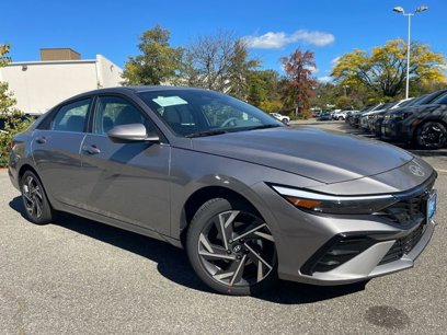 New 2025 Hyundai Elantra SEL