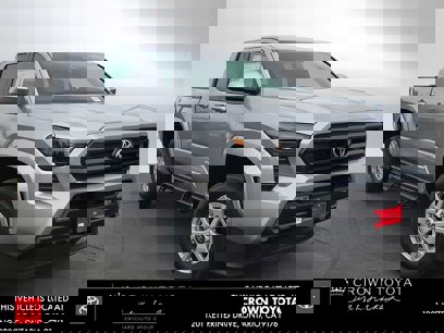 New 2025 Toyota Tacoma SR5