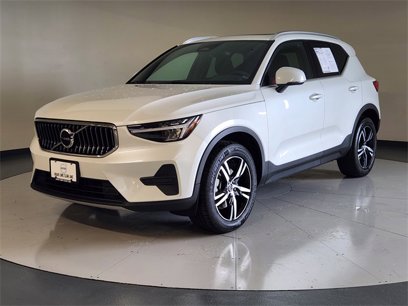 Used 2025 Volvo XC40 B5 Core