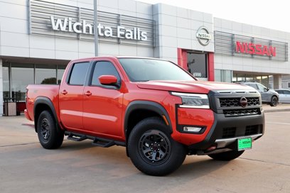 New 2025 Nissan Frontier PRO-4X w/ Pro Convenience Package