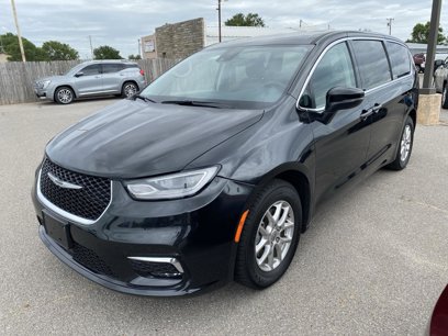 Used 2023 Chrysler Pacifica Touring-L