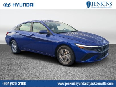 New 2025 Hyundai Elantra SE