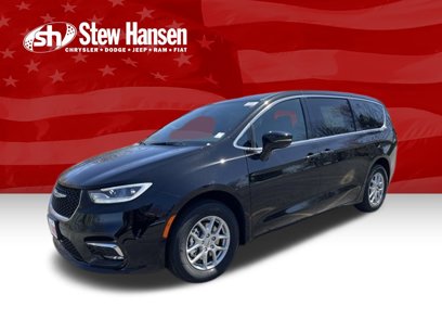 New 2025 Chrysler Pacifica Select
