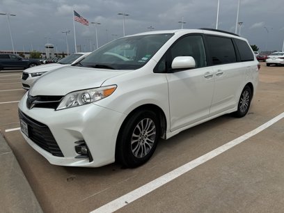 Used 2019 Toyota Sienna XLE