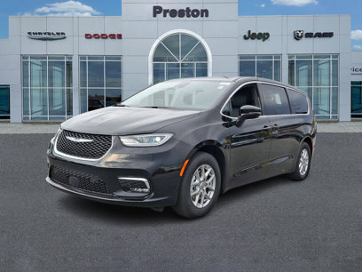New 2025 Chrysler Pacifica Select
