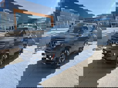 New 2024 Jeep Wagoneer Series II w/ Convenience Group I