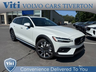 New 2026 Volvo V60 B5 Cross Country Ultra w/ Protection Package Premier