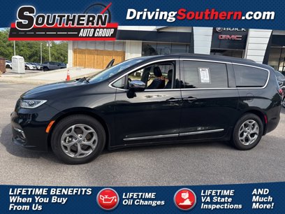 Used 2023 Chrysler Pacifica Limited