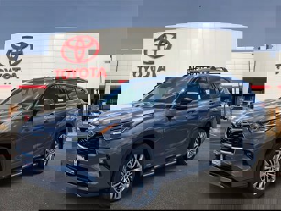 New 2025 Toyota Highlander Platinum