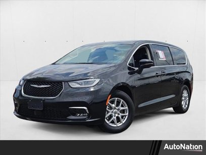 Used 2023 Chrysler Pacifica Touring-L