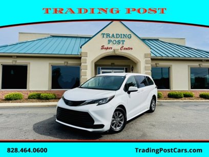Used 2022 Toyota Sienna LE