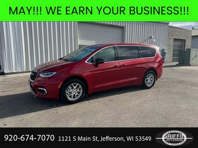 New 2025 Chrysler Pacifica Select