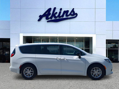 New 2024 Chrysler Voyager LX