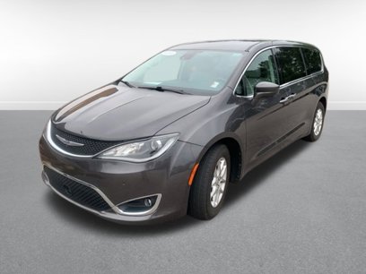 Used 2020 Chrysler Pacifica Touring w/ Advanced Safetytec Group