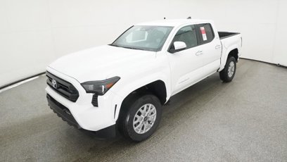New 2025 Toyota Tacoma SR5