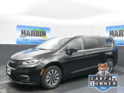 Used 2023 Chrysler Pacifica Touring-L