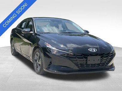 Used 2022 Hyundai Elantra SEL w/ Preferred Accessory Package
