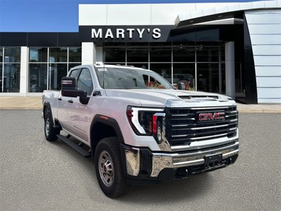 New 2025 GMC Sierra 2500 Pro w/ Convenience Package