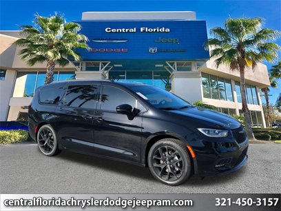 New 2025 Chrysler Pacifica Limited w/ Trailer Tow Group