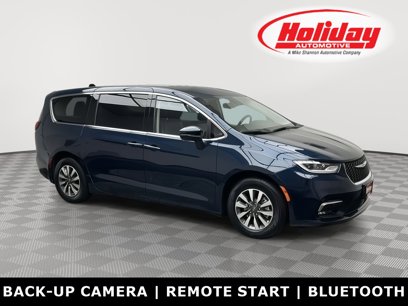 Used 2023 Chrysler Pacifica Touring-L