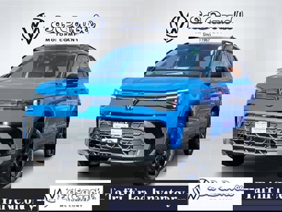 New 2025 Volkswagen Taos SE