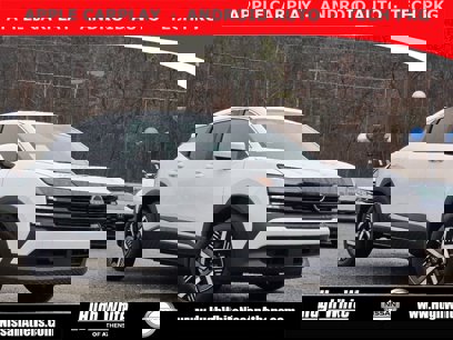 New 2025 Nissan Kicks SV w/ Interior Electronics Package