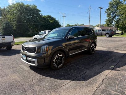 Used 2024 Kia Telluride EX w/ EX Captain's Chair Package