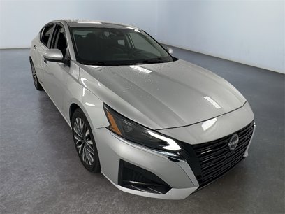 Used 2023 Nissan Altima 2.5 SV